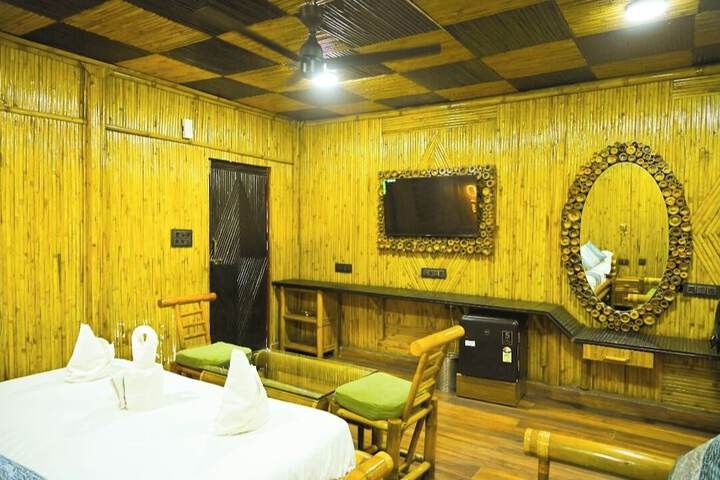 Room 4 of 27
