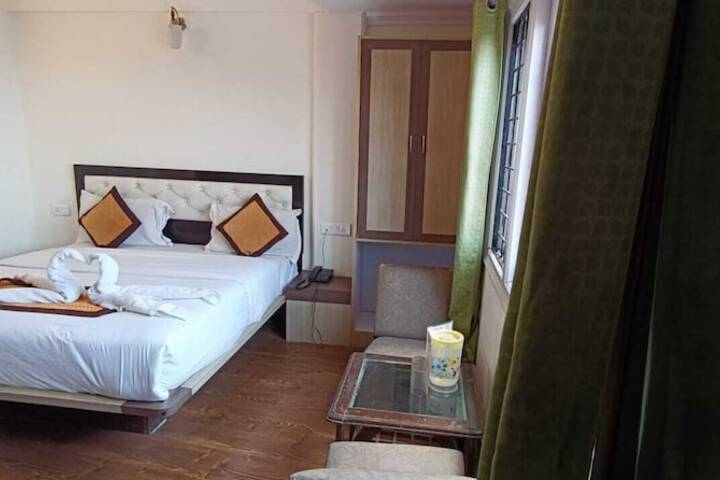 Room 4 of 55
