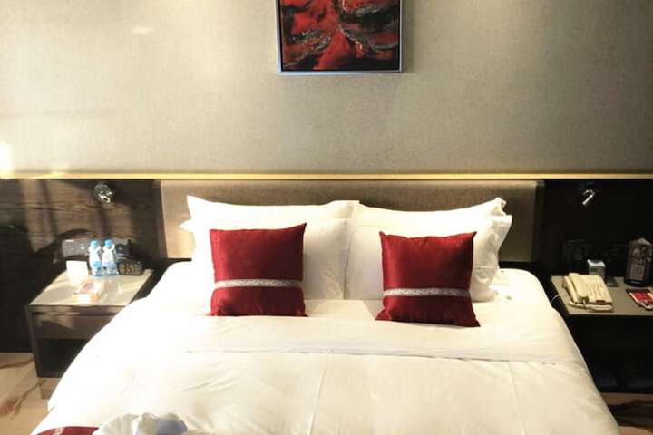 Room 8 of 46