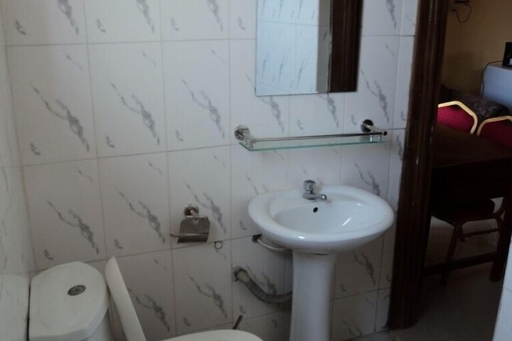 Room 10 of 21