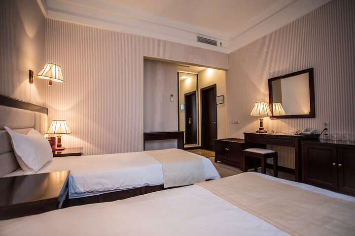 Room 12 of 39