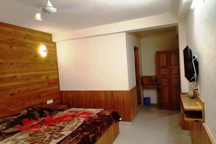 Room 3 of 5