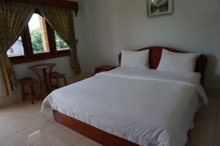 Room 13 of 27