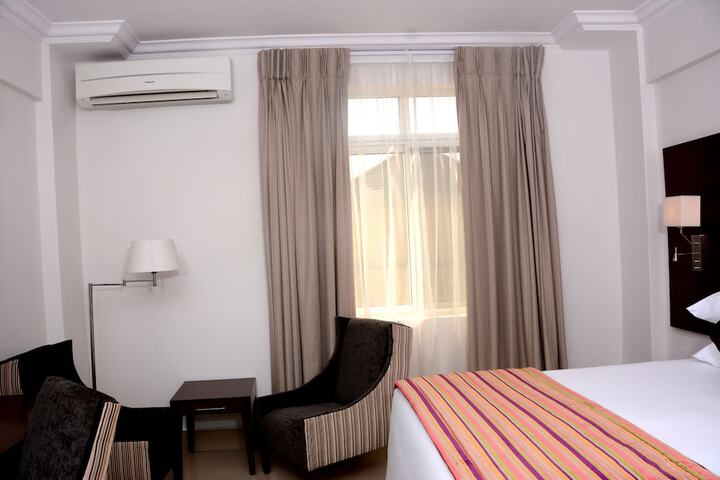 Room 4 of 20