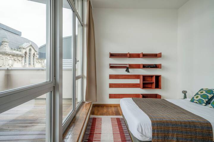 Room 2 of 37
