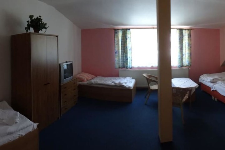 Room 6 of 20