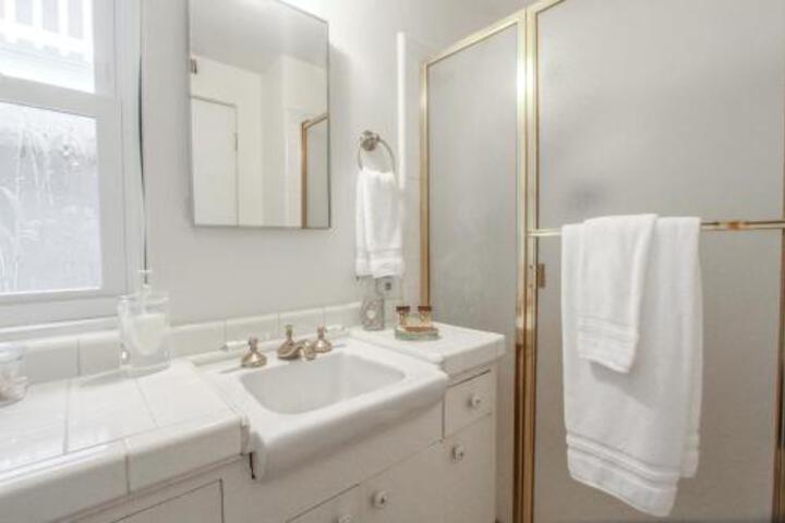 114 Onyx Avenue Townhouse in Newport Beach, CA