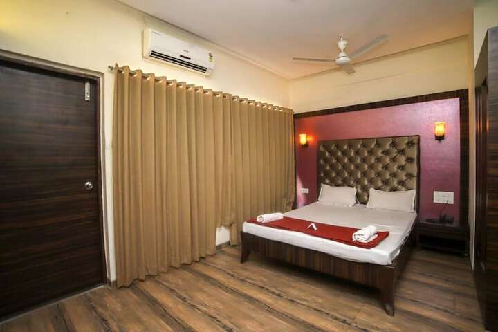 Room 14 of 25
