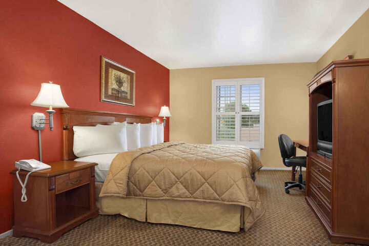 Room 35 of 64