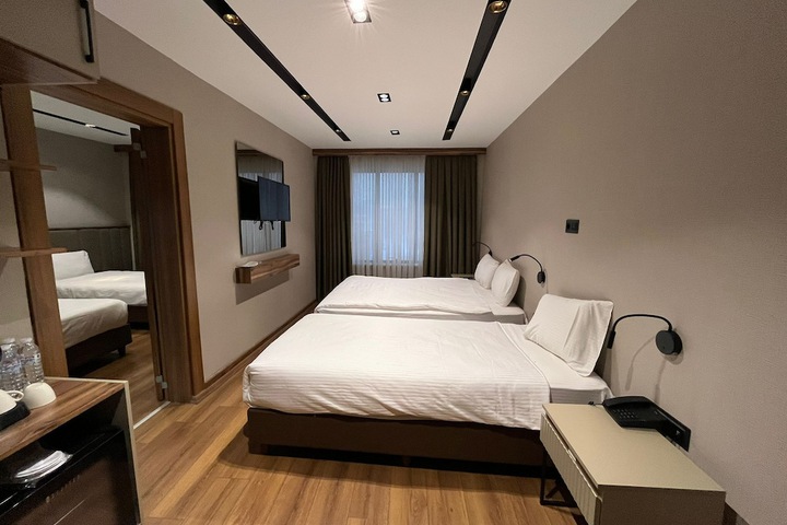 Room 6 of 20