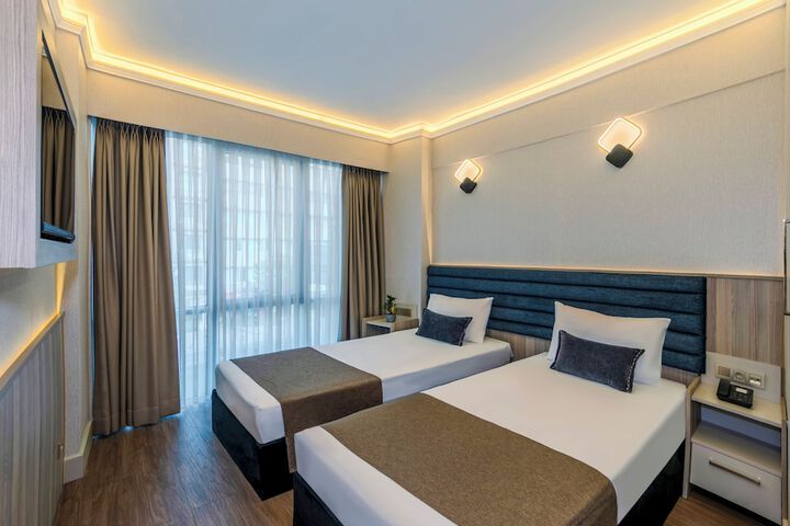 Room 27 of 51