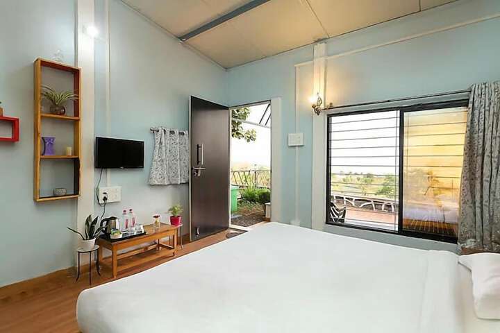 Room 13 of 96
