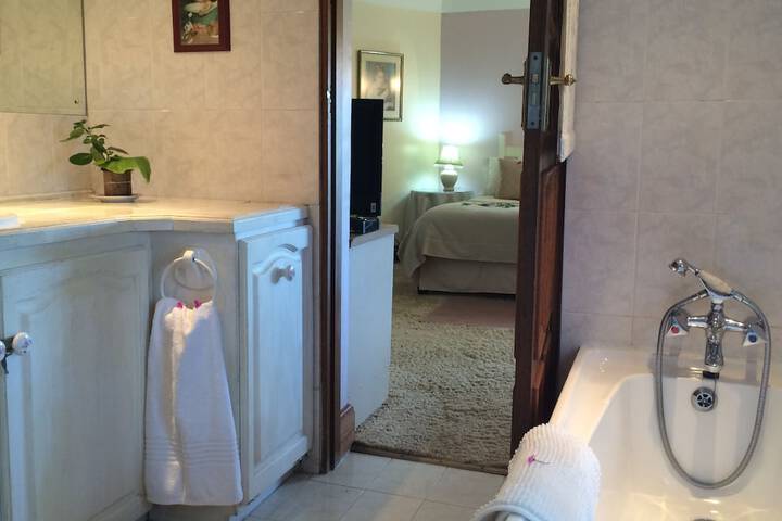 Room 17 of 34