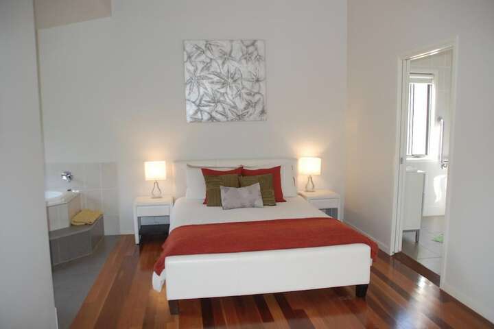 Room 4 of 36
