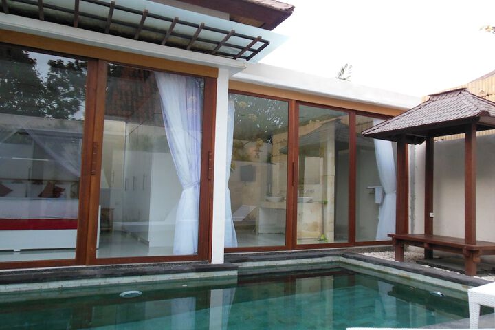 Pools & Facilities
