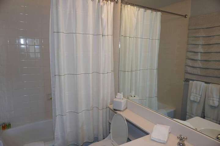Room 17 of 24