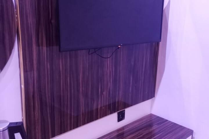 Room 15 of 104