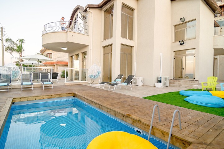 Pool 29 of 53