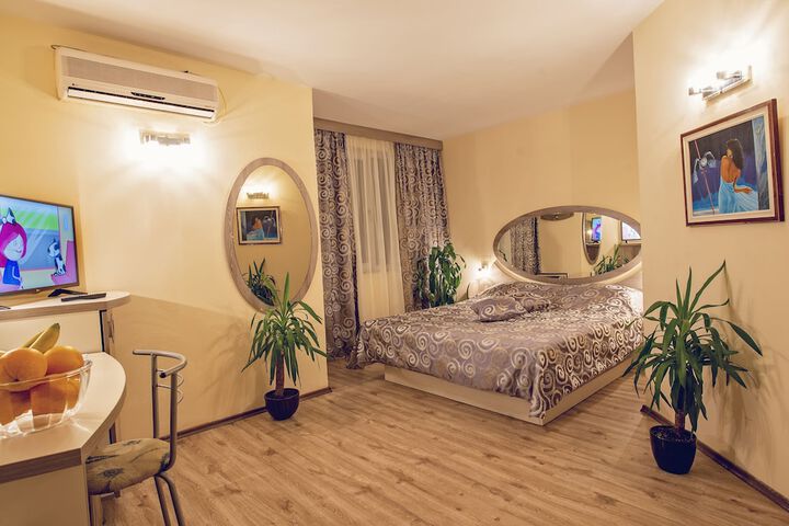 Room 5 of 25