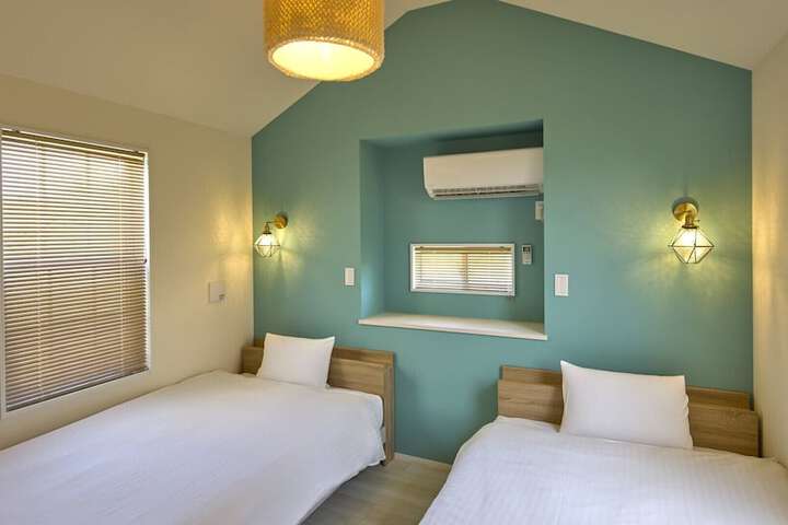 Room 11 of 34