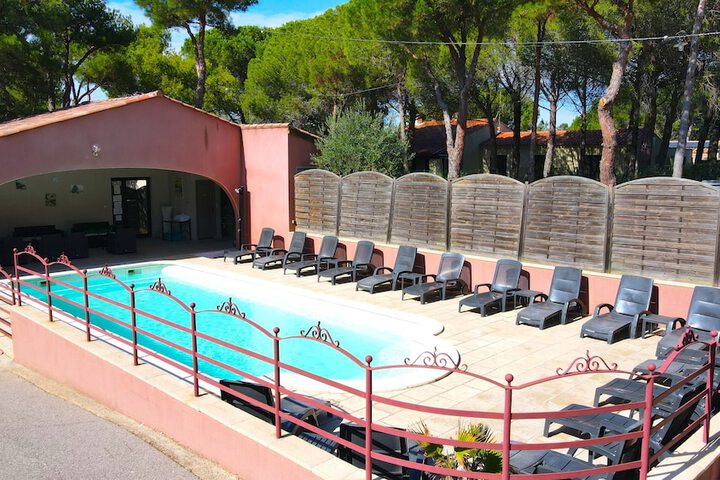 Hotel Pool