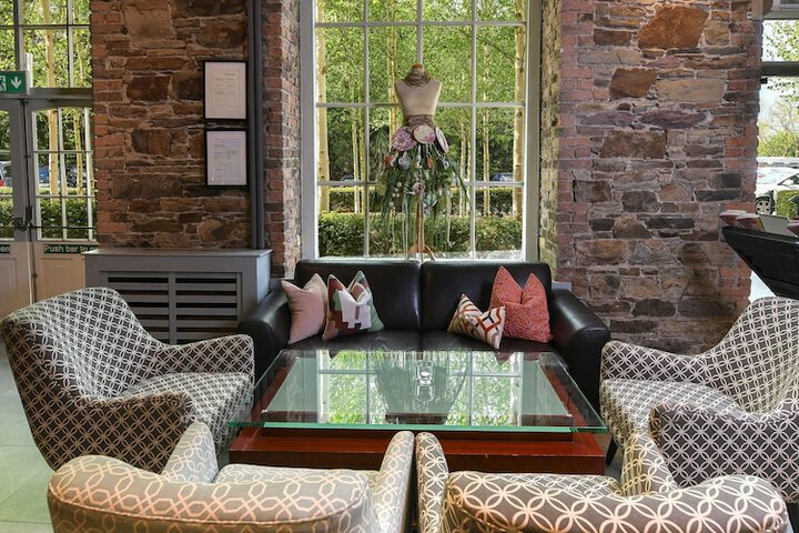 Entrance & Lobby