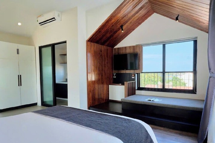 Room 45 of 108