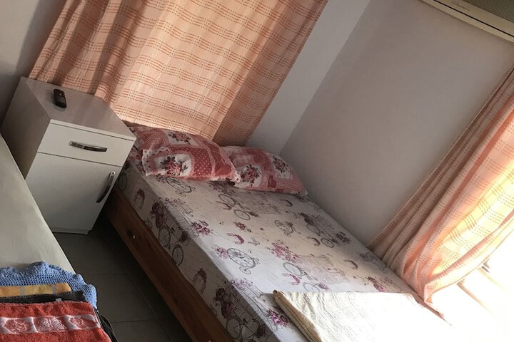 Room 9 of 104