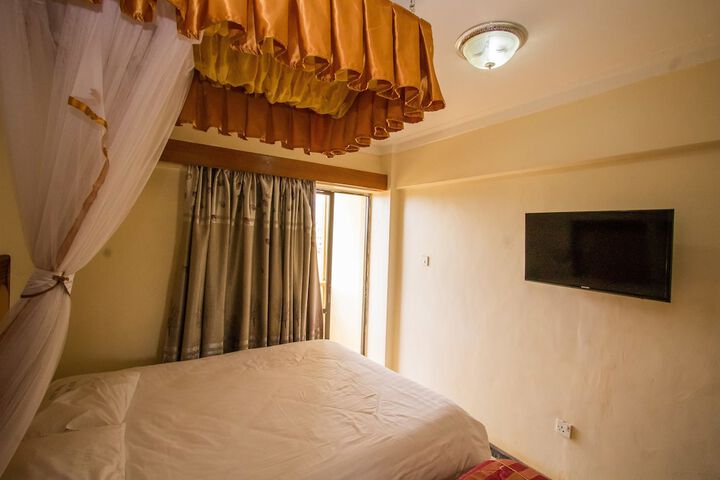Room 18 of 27