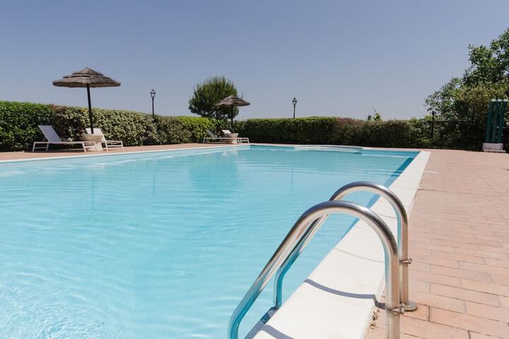 Pool 43 of 98