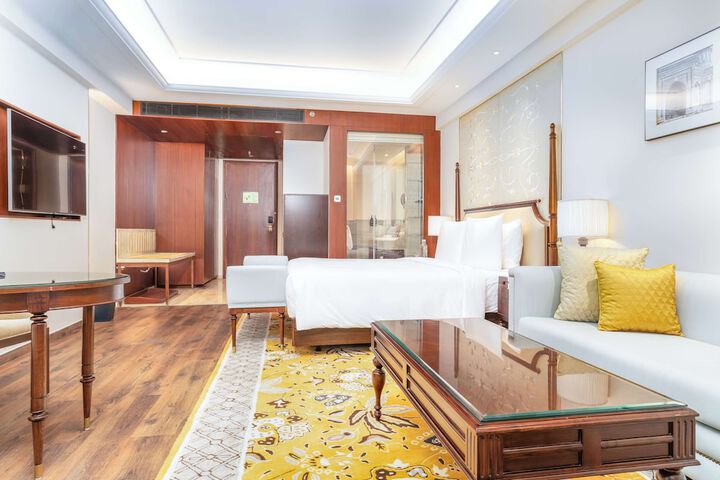 Room 34 of 191