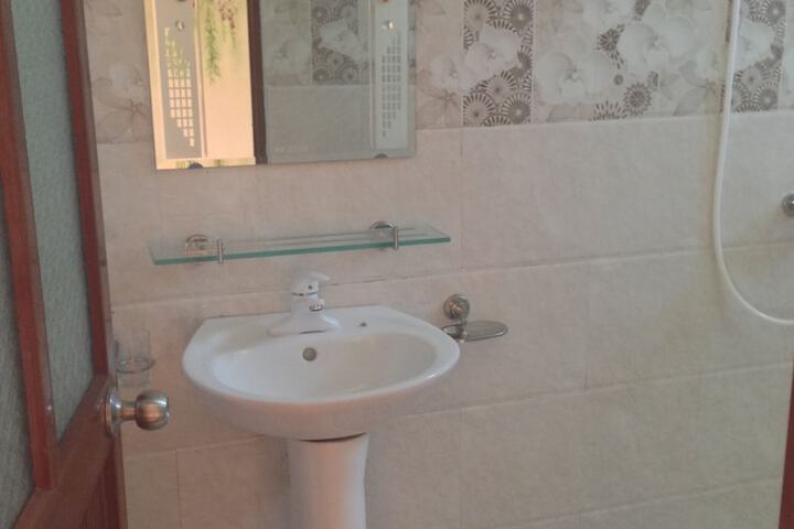 Room 44 of 104