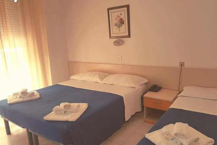 Room 8 of 49
