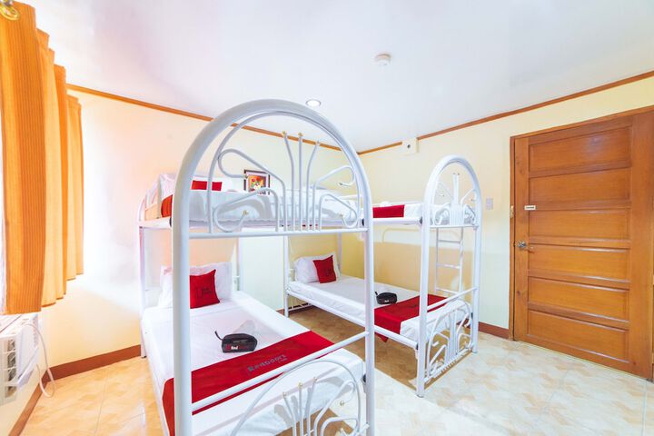 Room 9 of 48