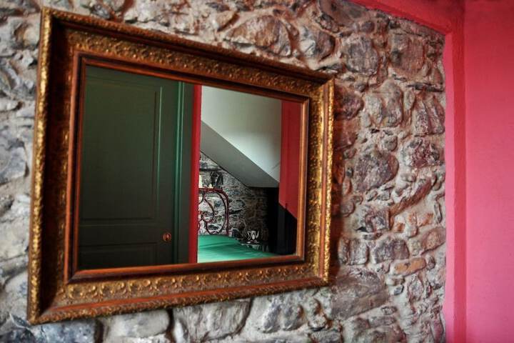 Room 4 of 49