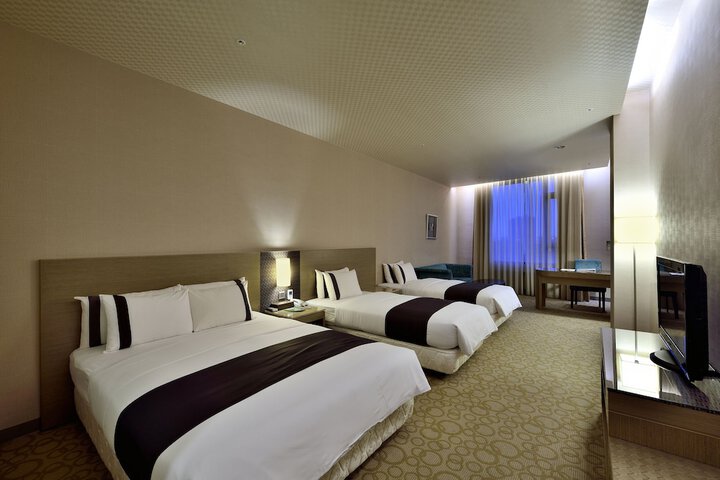 Room 9 of 43