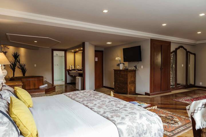 Room 38 of 104