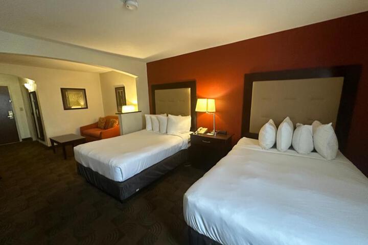 2 Double Beds (1 of 8)