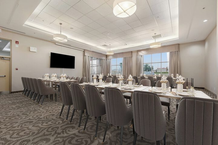 Ballroom/Hall 176 of 202