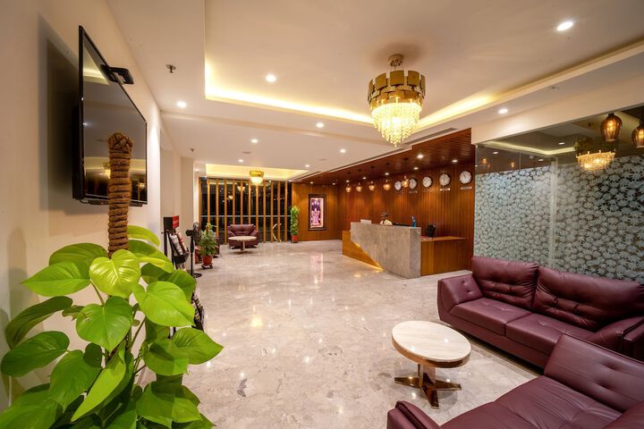 Hotel Interior 6 of 133