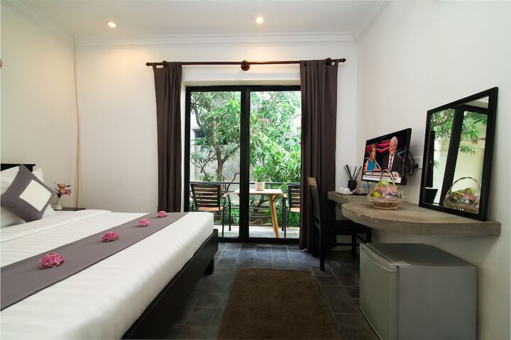Room 2 of 90