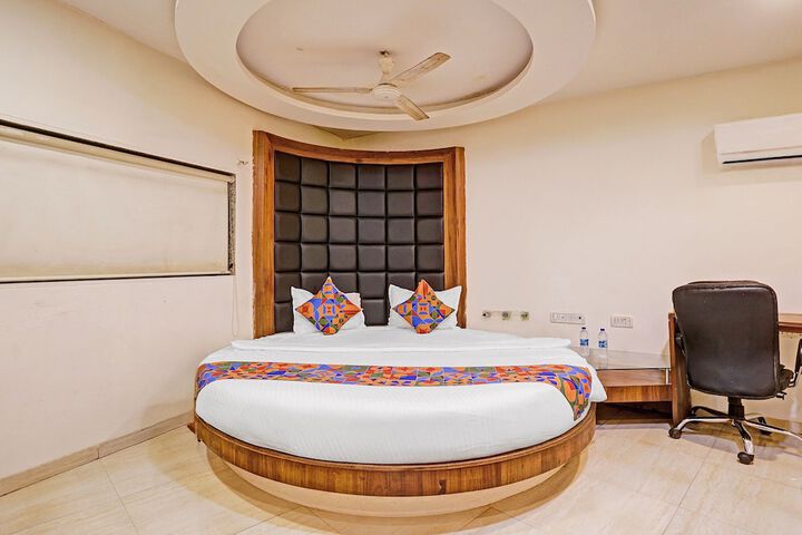 Room 9 of 29