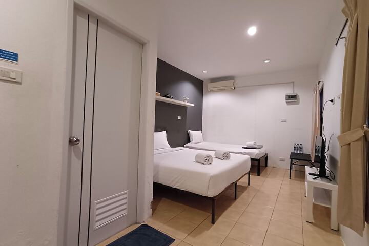 Room 17 of 43
