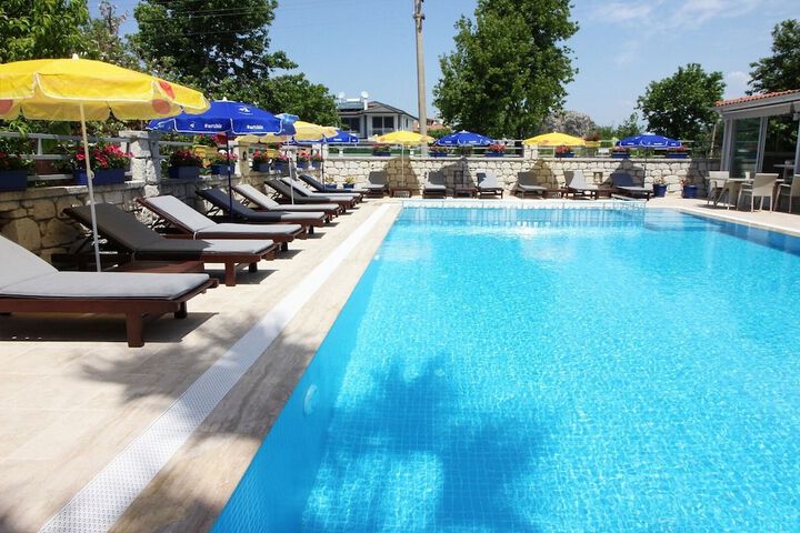 Pool 82 of 178