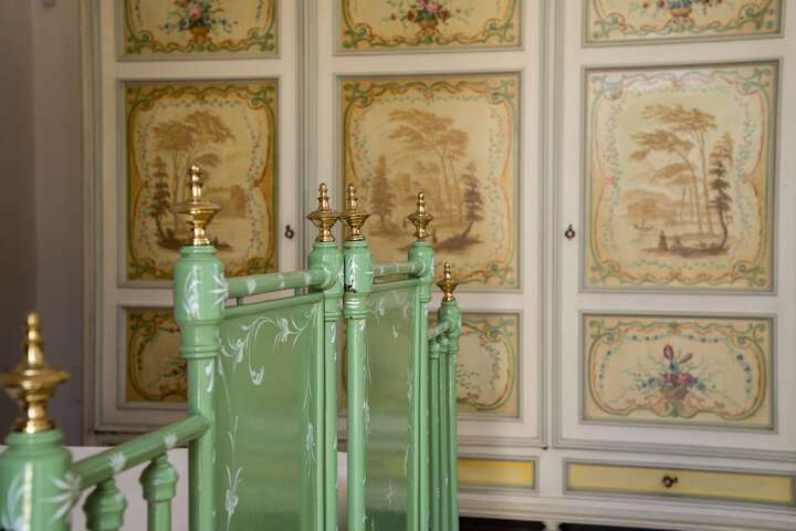 Room 8 of 61