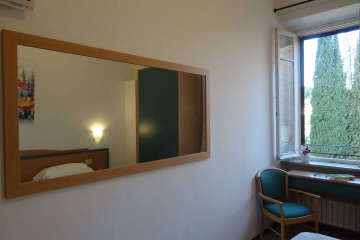 Room 11 of 79