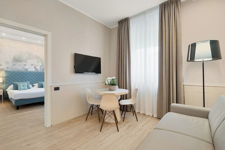 Room 44 of 161