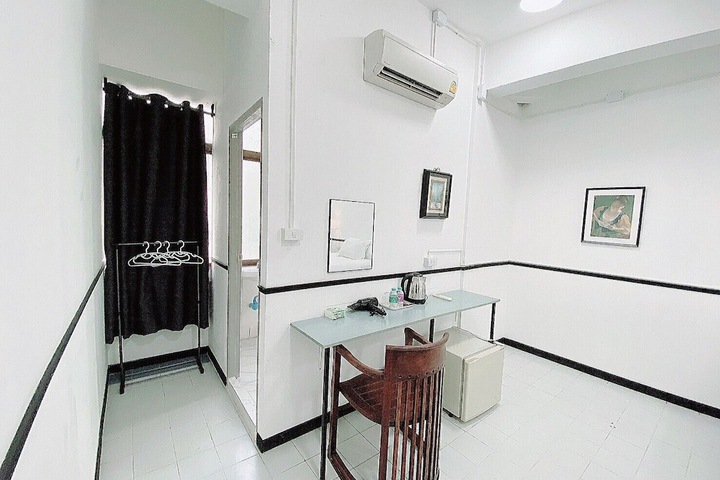 Room 9 of 22
