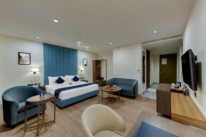 Room 13 of 33