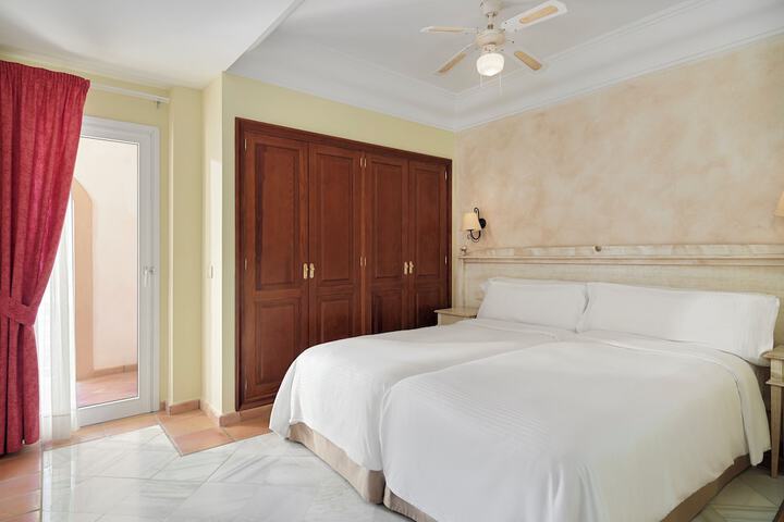 Room 7 of 65